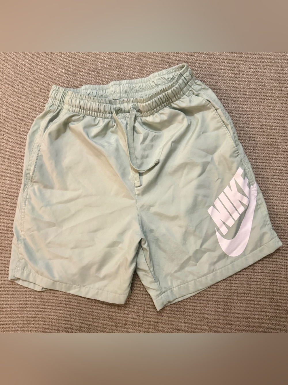 Nike Mens Small Sage Green Mesh Lined Athletic Shorts White Swoosh Logo pockets